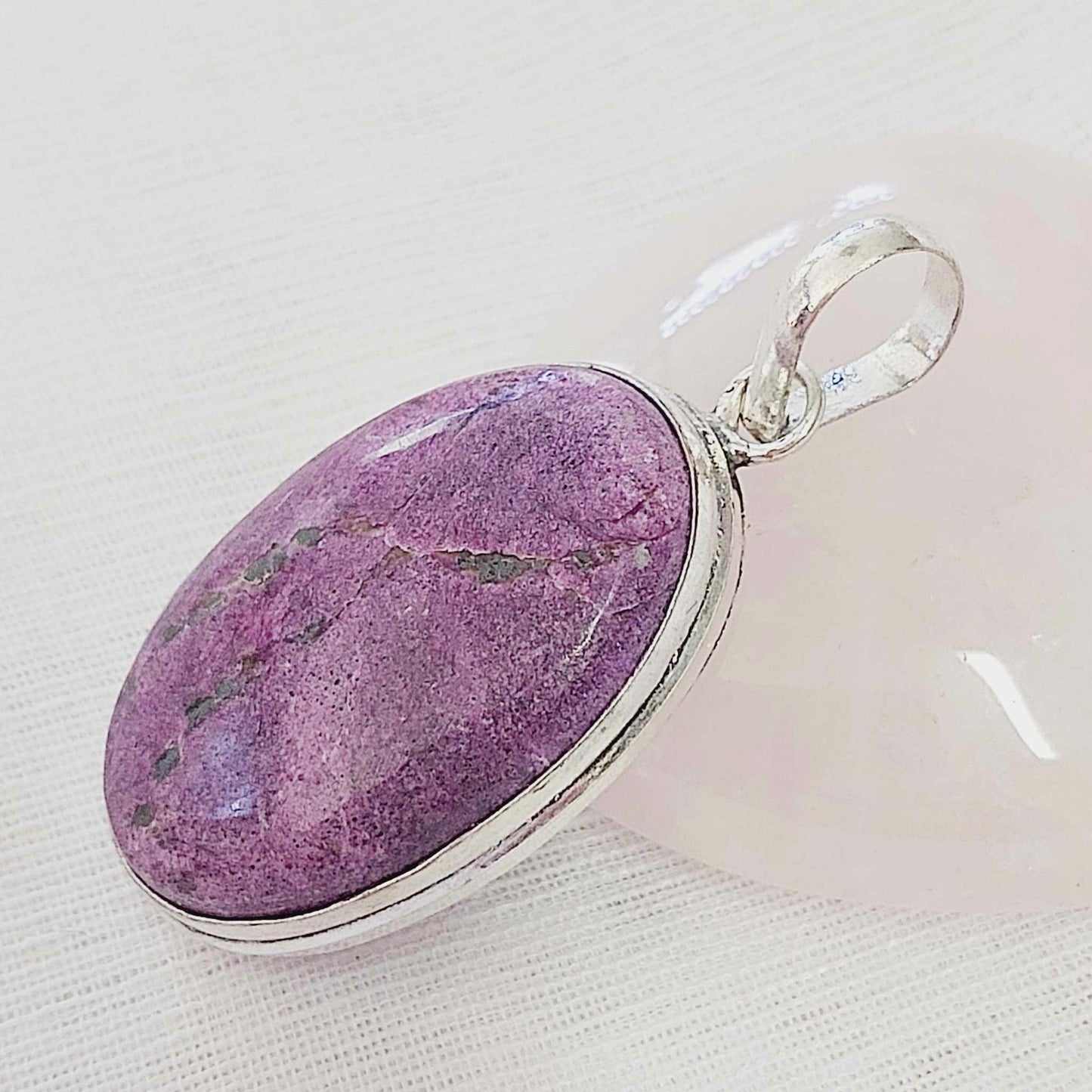 Purpurite Gemstone Crystal Stone of Freedom Pendant (E903)