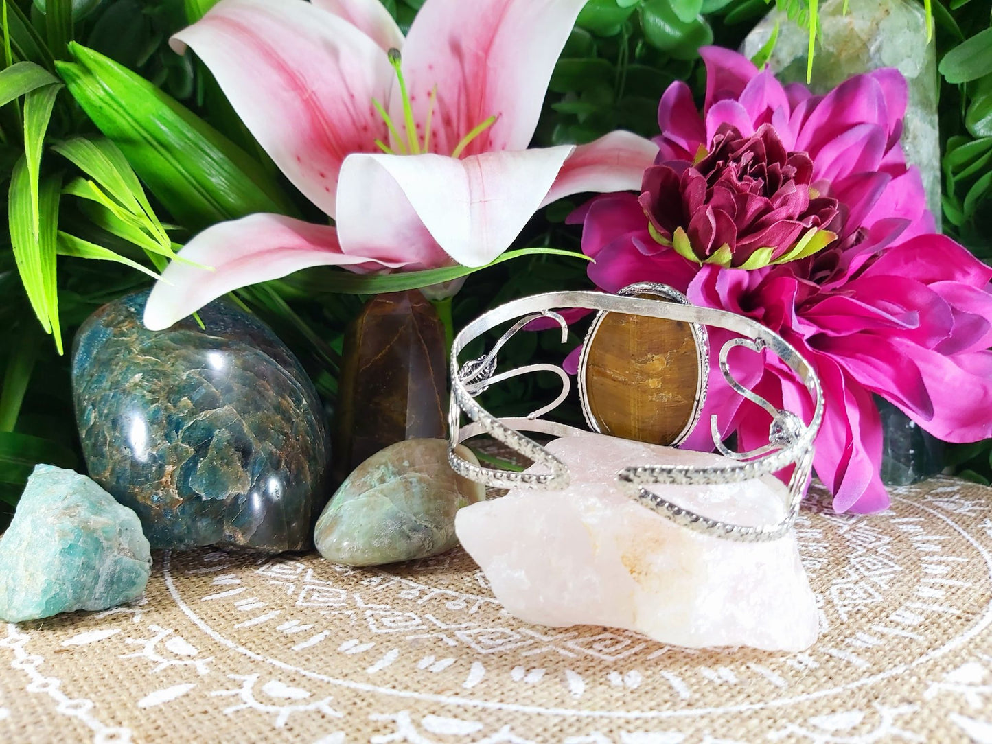 Tiger Eye Earth Star Gemstone Bangle Bracelet (B80)