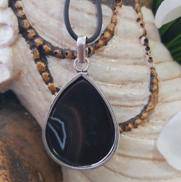 Agate Protection Gemstone Pendant (E1832)