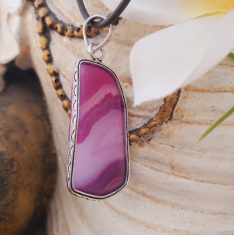 Agate Grounding & Protection Gemstone Pendant (E1900)
