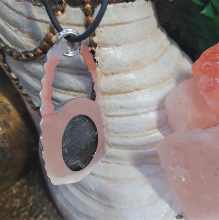 Labradorite Psychic Protection Gemstone Pendant (E2298)