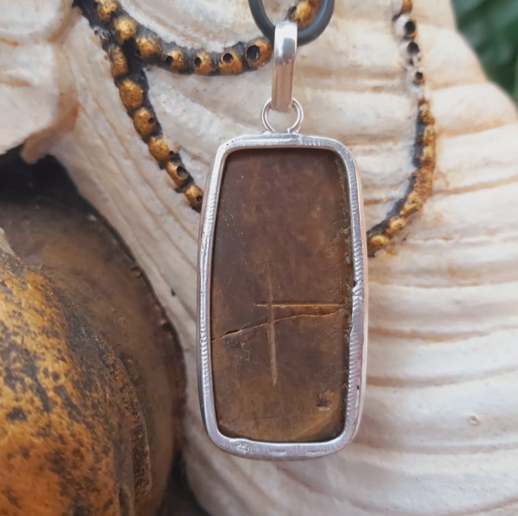 Tiger Eye Gemstone Pendant Necklace (E2270)