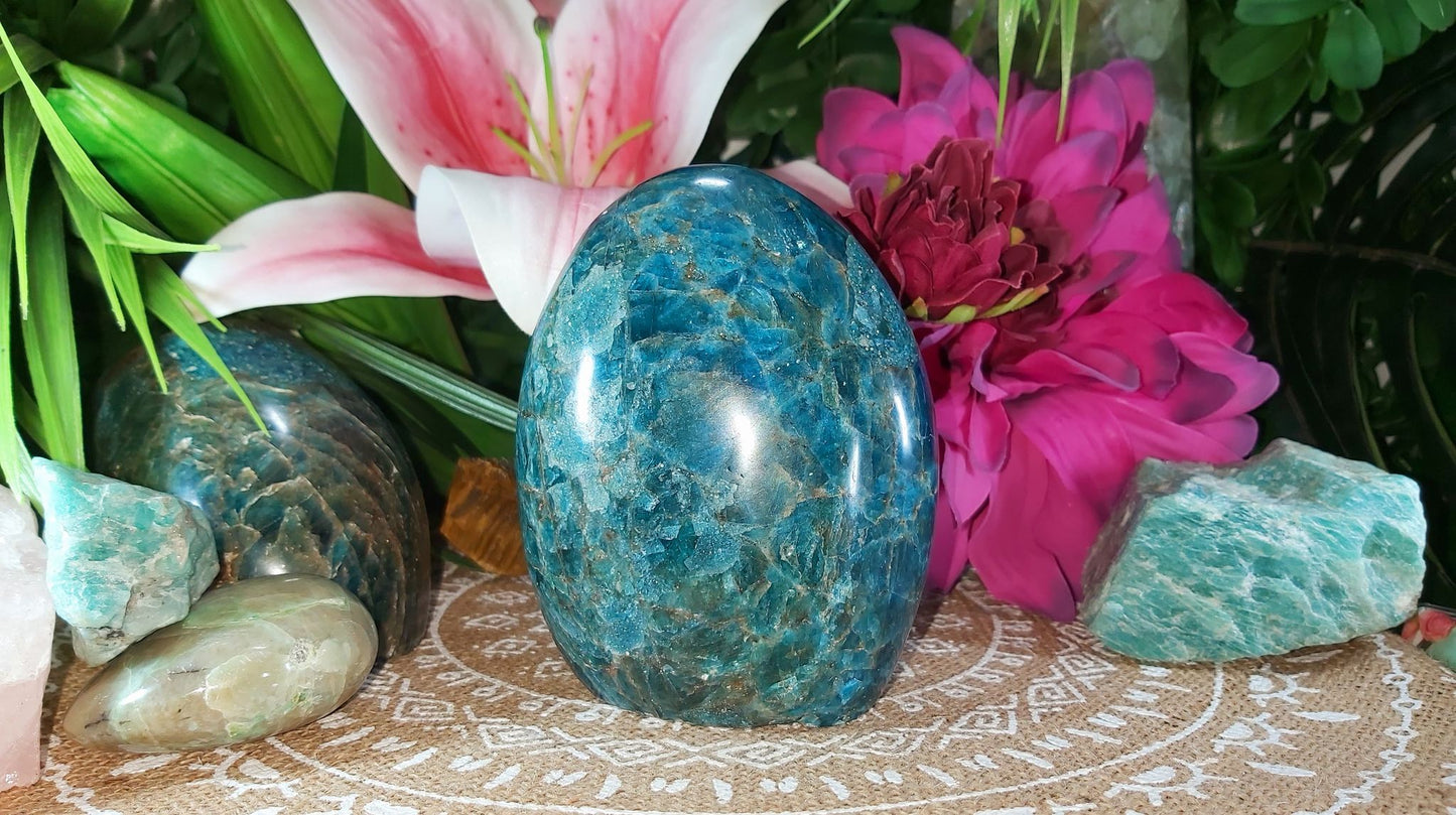 Apatite Third Eye Chakra Gemstone 871 gms (GEM84)