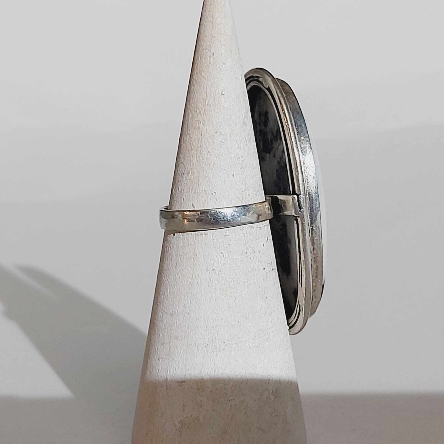 White Buffalo Turquoise Gemstone Ring Size US 7 (E1645)