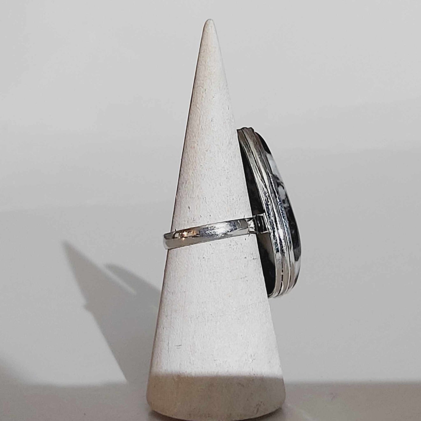 White Buffalo Turquoise Gemstone Ring Size US 9.5 (E1652)