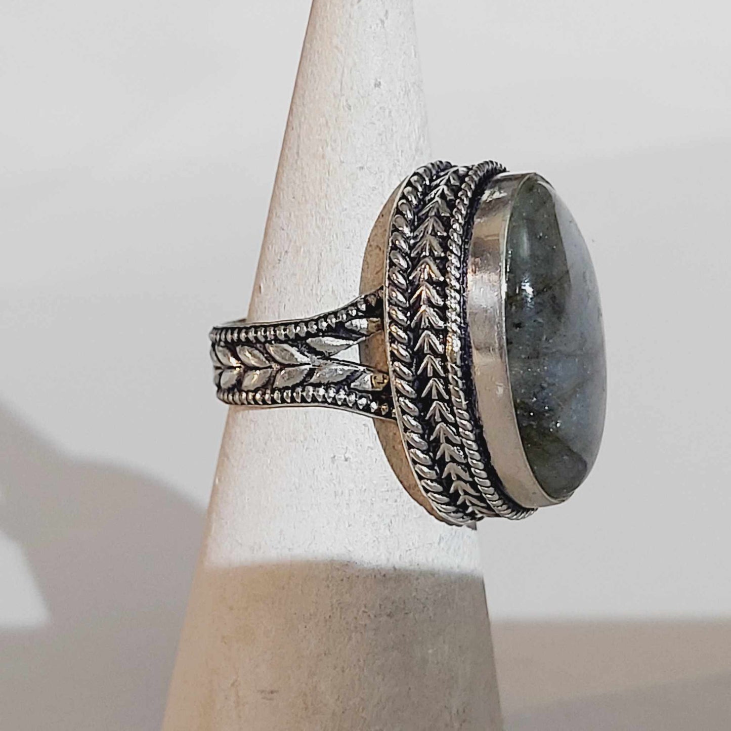 Labradorite Protection Gemstone Ring US 8 or UK P (E1730)