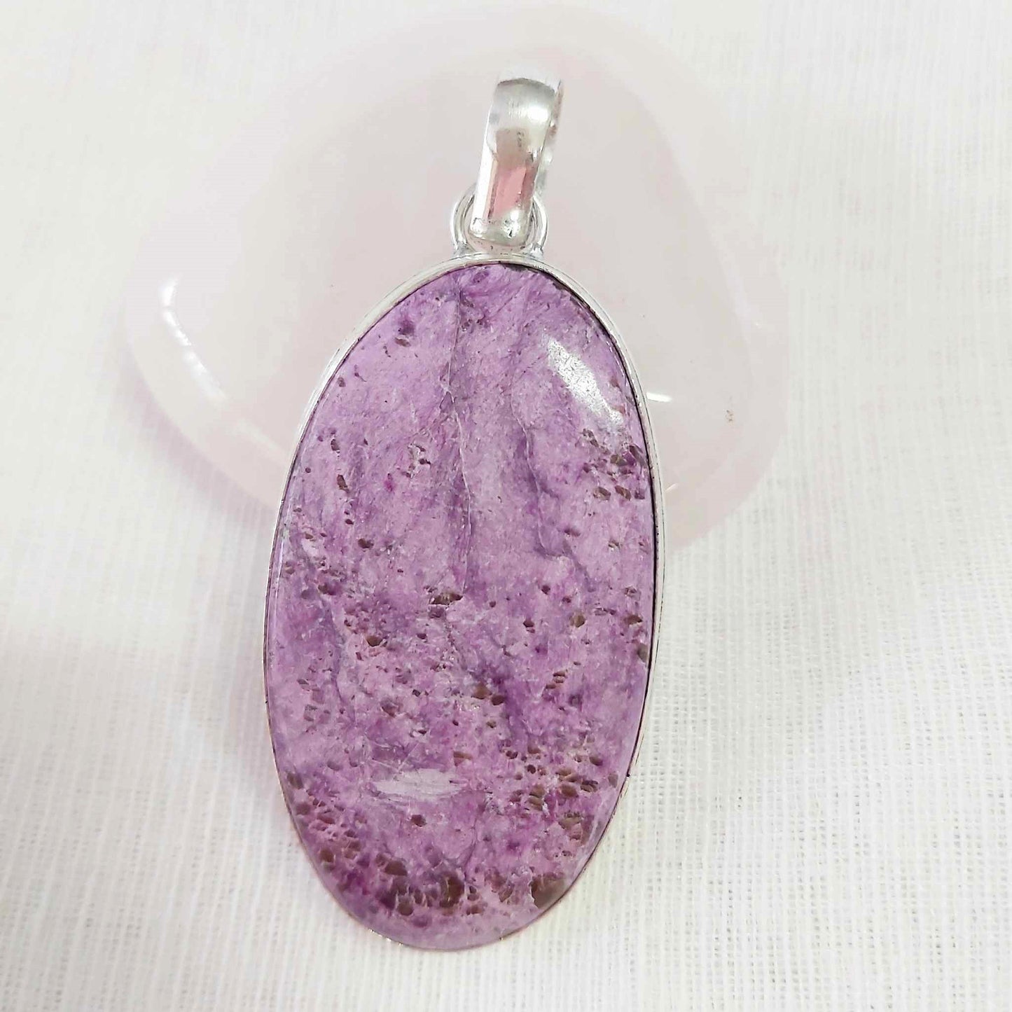 Purpurite Gemstone Crystal Stone of Freedom Pendant (E1780)