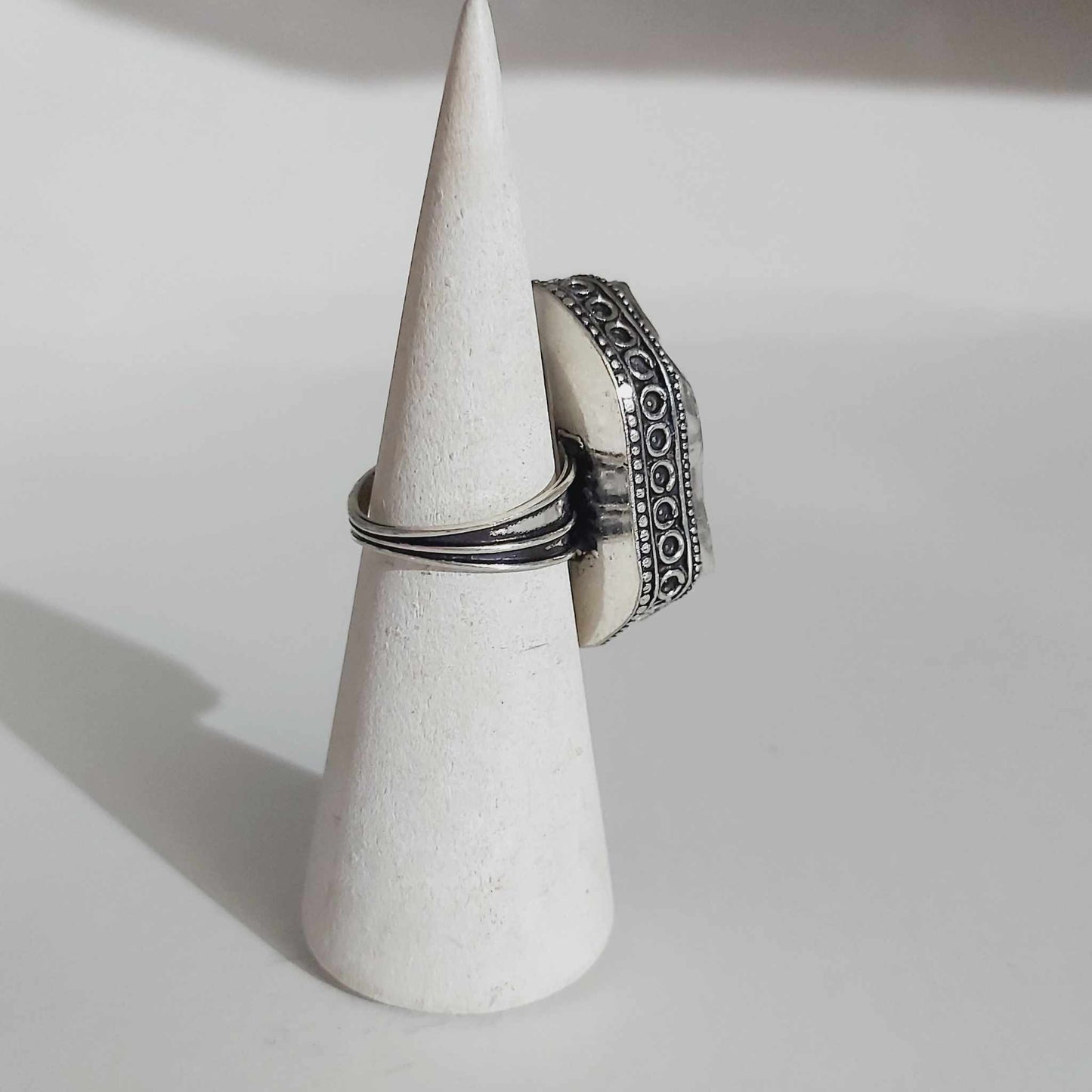 Agate Physical Wellbeing Gemstone Ring US 7 (E2408)