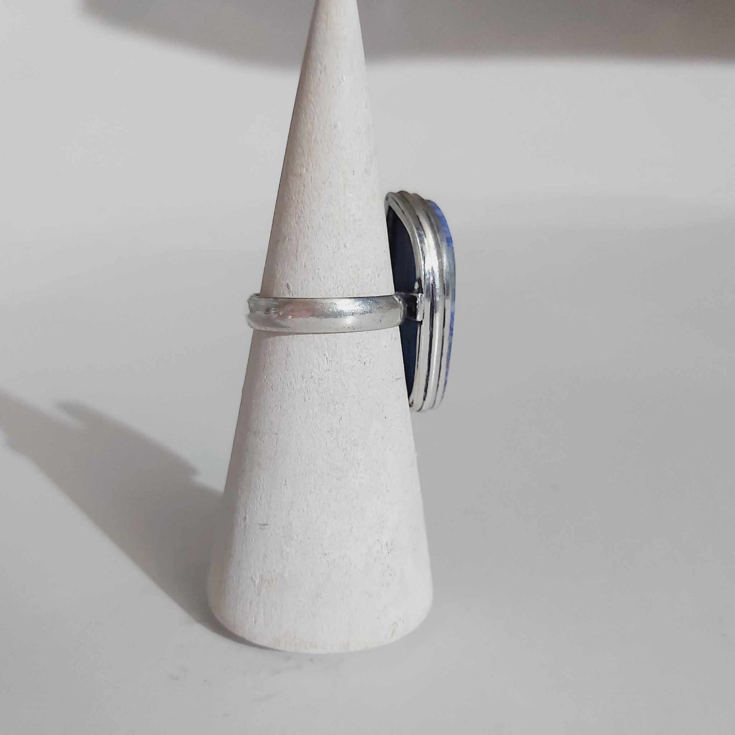 Agate Physical Wellbeing Gemstone Ring US 7.5 (E2411)