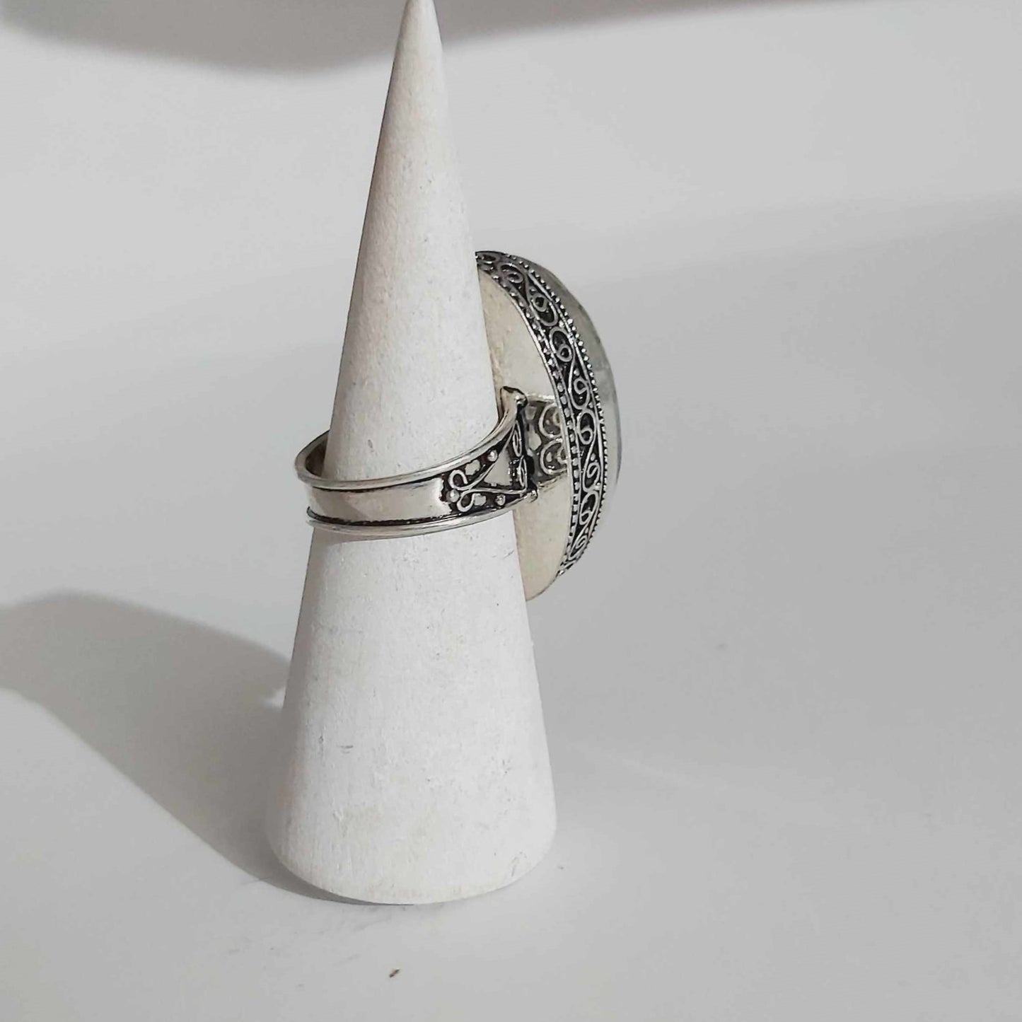 Agate Physical Wellbeing Gemstone Ring US 8.5 (E2416)