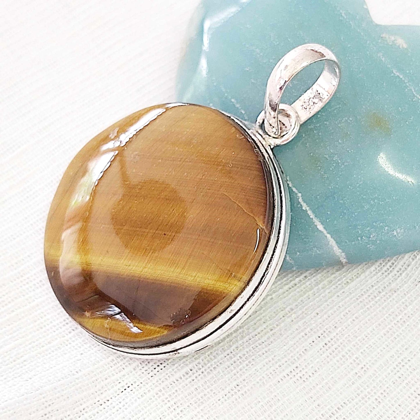 Tiger Eye Gemstone Crystal Pendant (E835)
