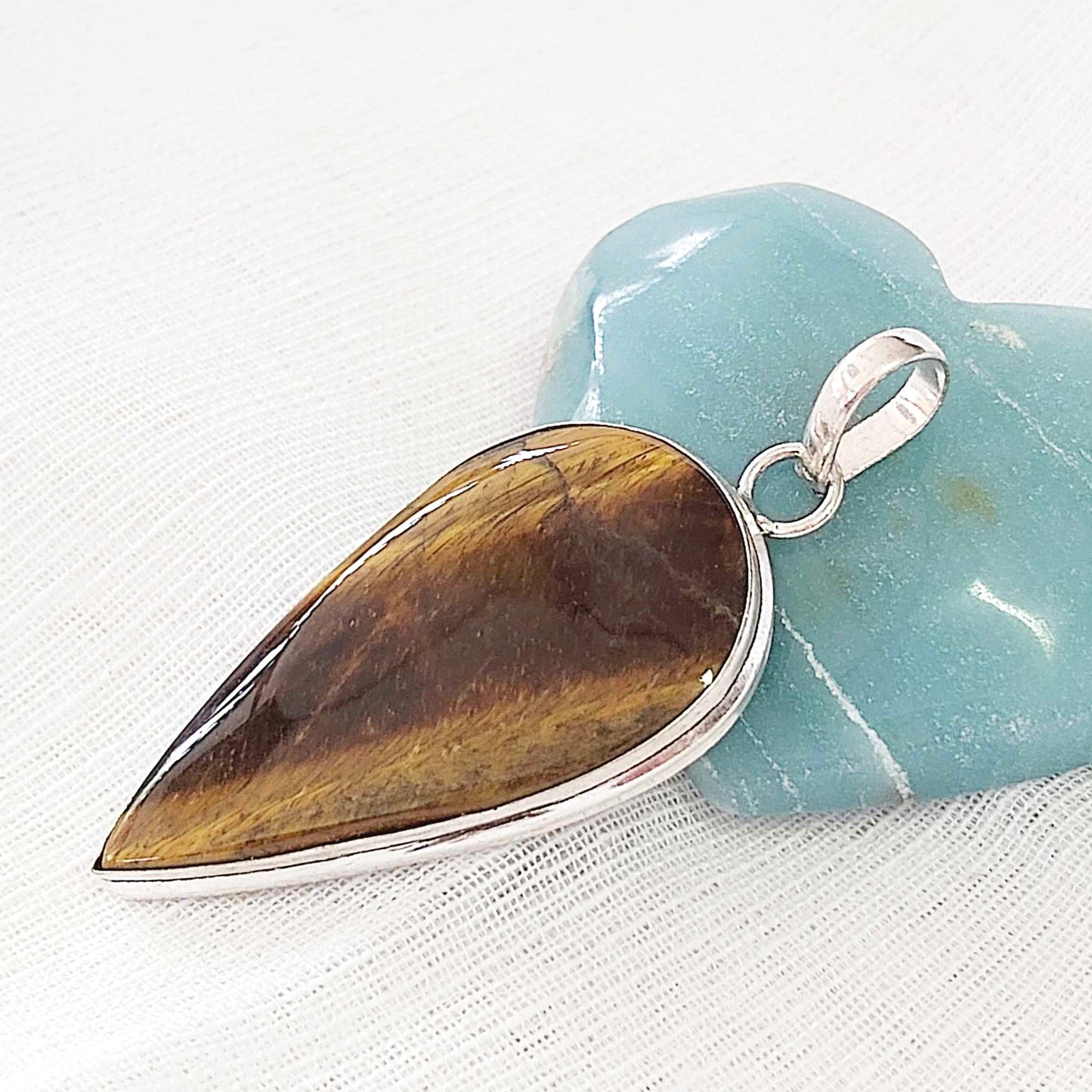 Tiger Eye Gemstone Crystal Pendant (E837)