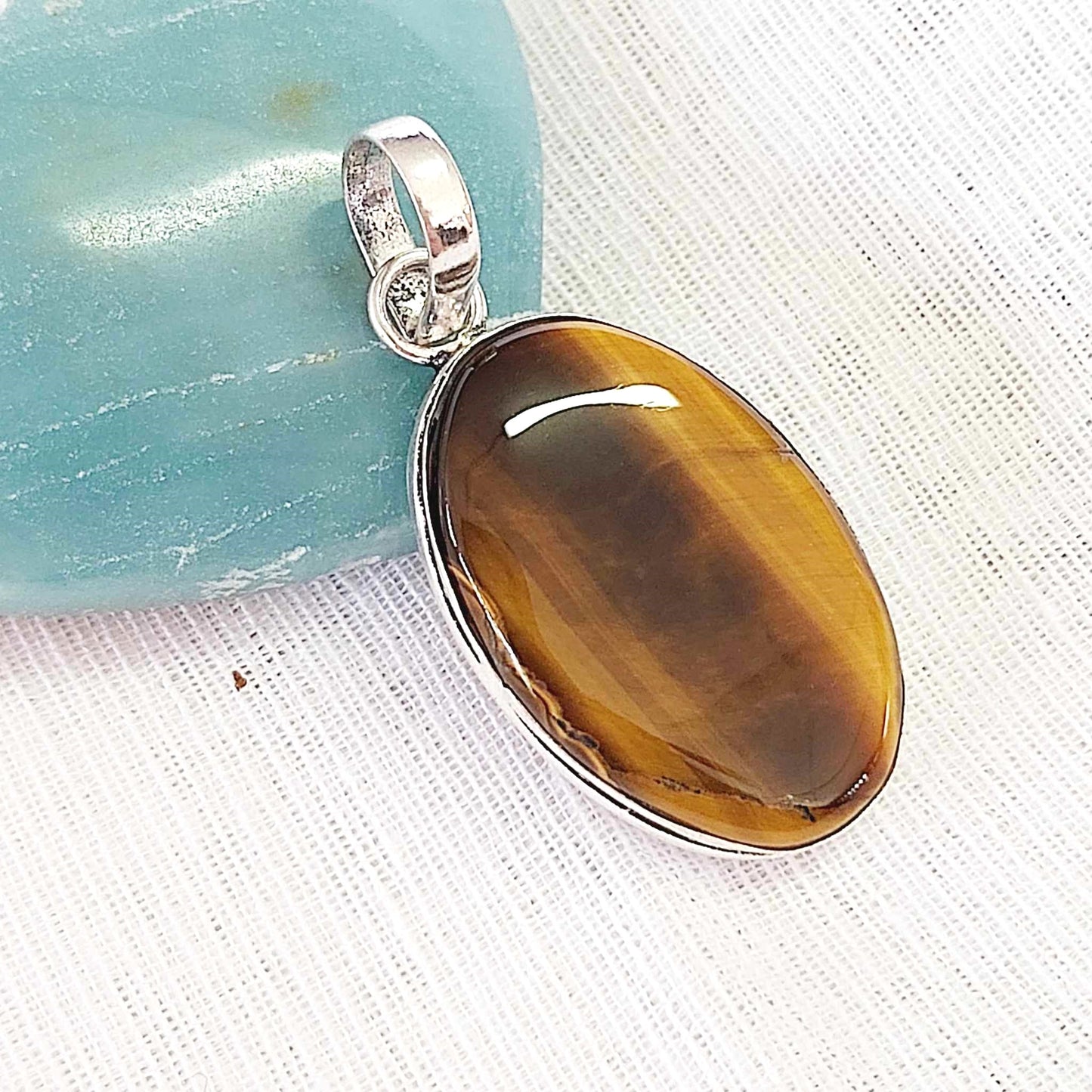 Tiger Eye Gemstone Crystal Pendant (E839)