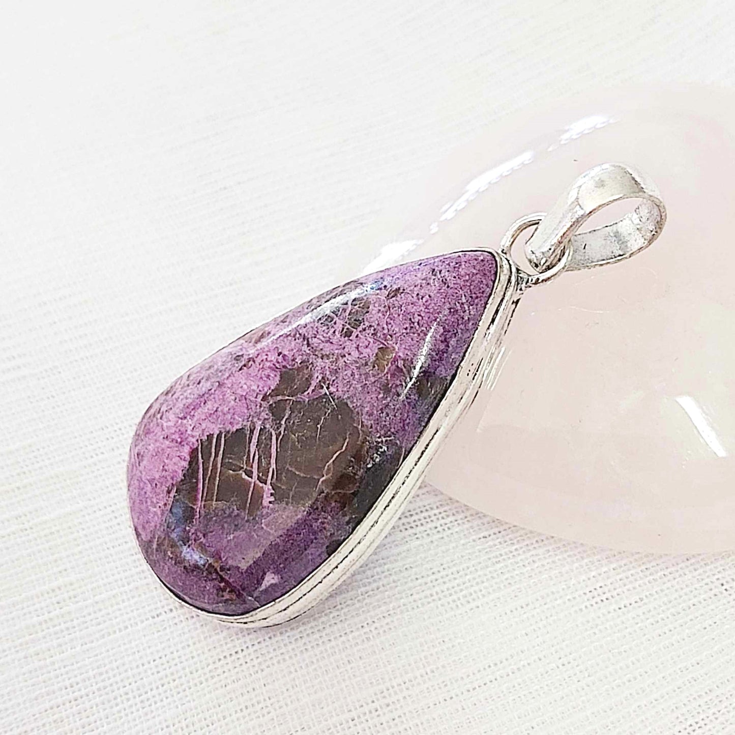 Purpurite Gemstone Crystal Stone of Freedom Pendant (E899)