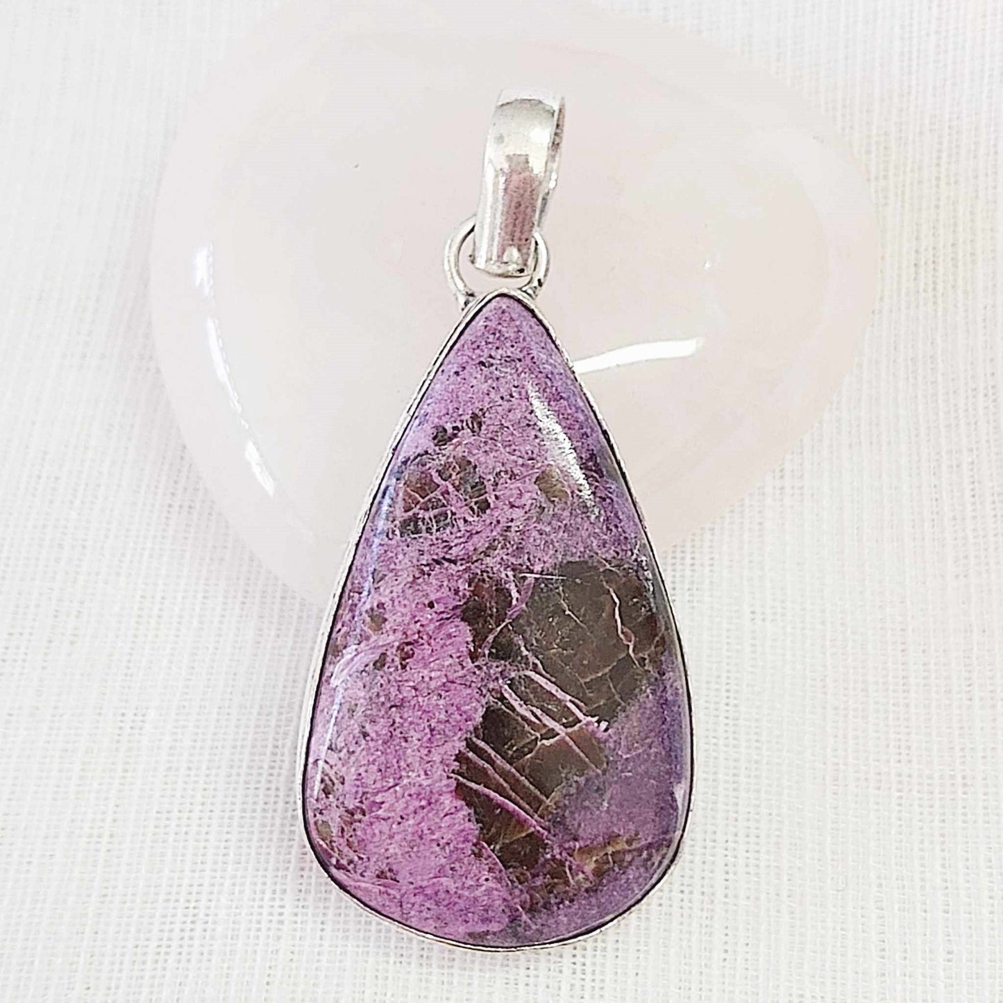Purpurite Gemstone Crystal Stone of Freedom Pendant (E899)