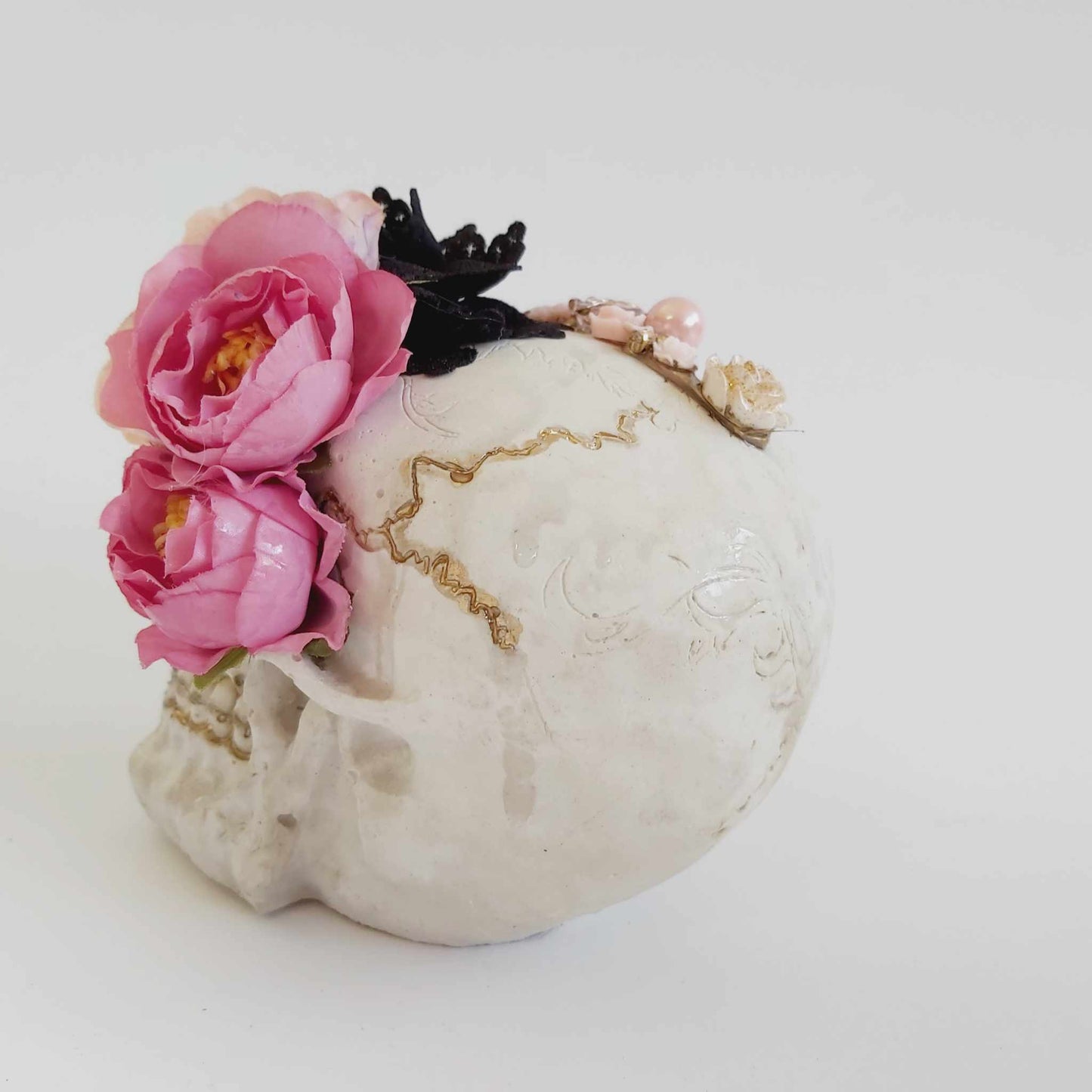 Handcrafted Gothic Floral Skull – Unique Gothic Style Home Accent (skl1)