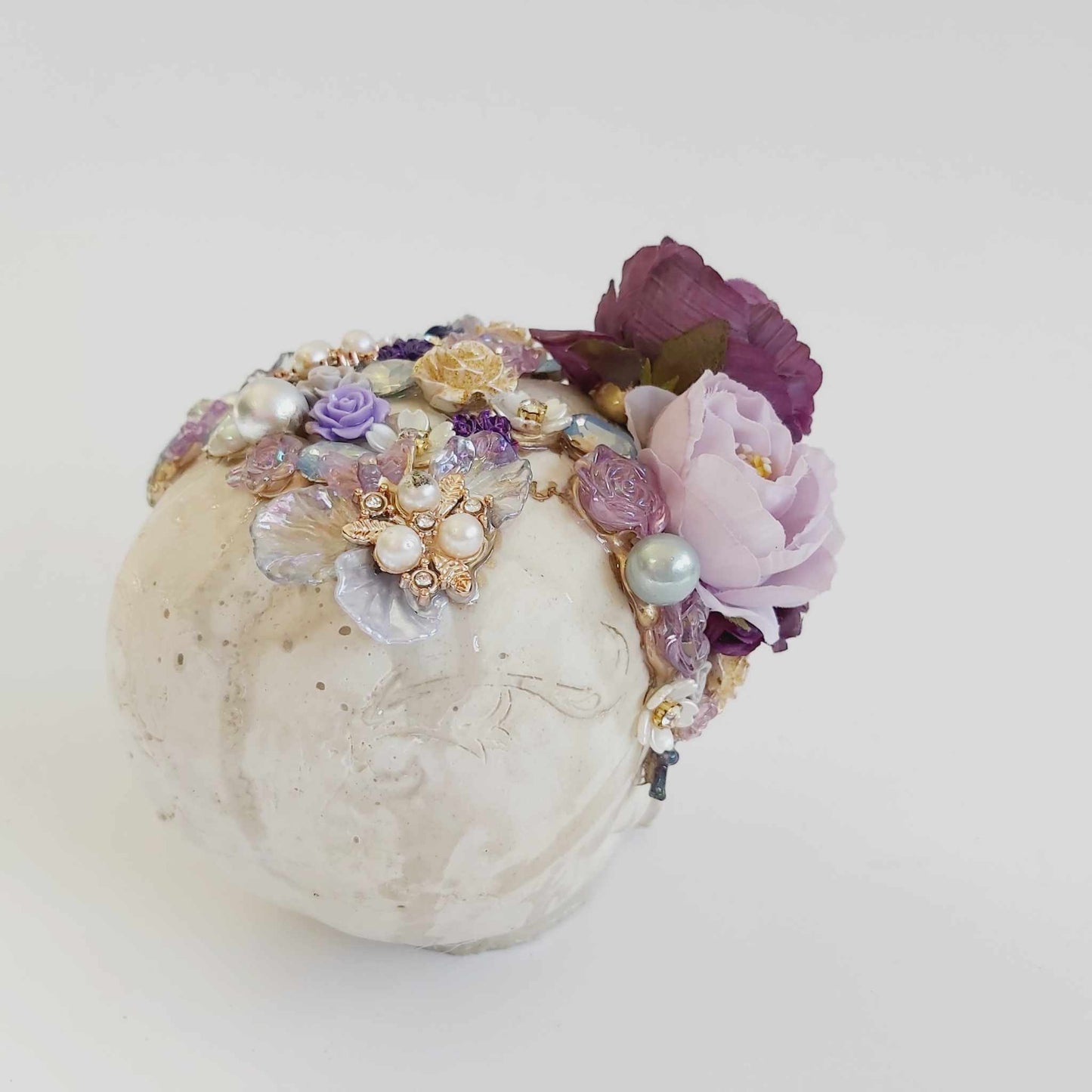 Handcrafted Gothic Floral Skull – Unique Gothic Style Home Accent (skl2)