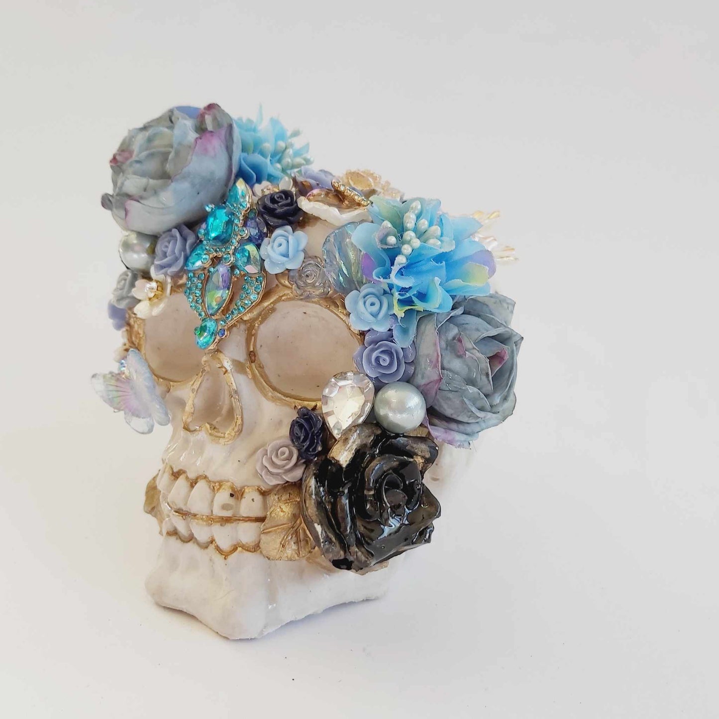 Handcrafted Gothic Floral Skull – Unique Gothic Style Home Accent (SKL3)