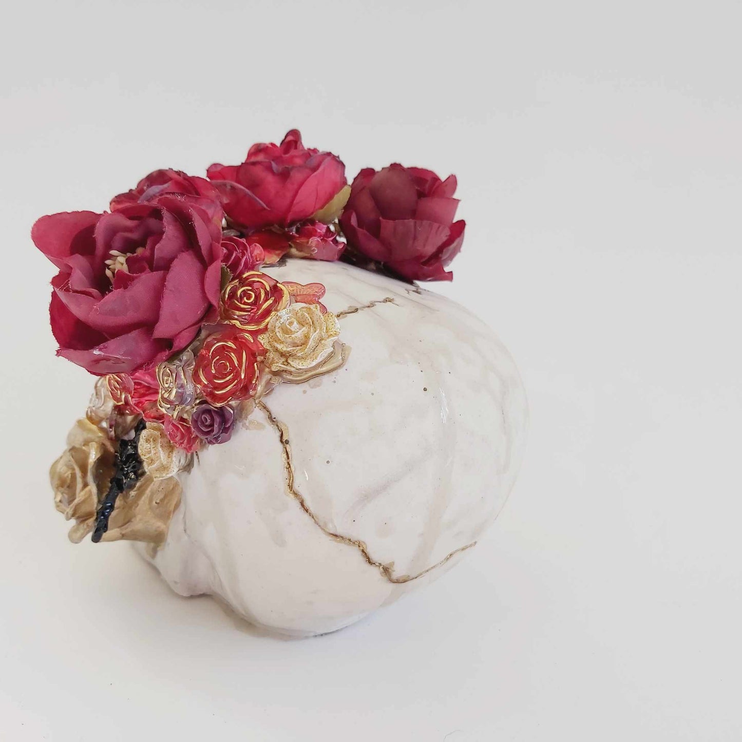 Handcrafted Gothic Floral Skull – Unique Gothic Style Home Accent (SKL4)