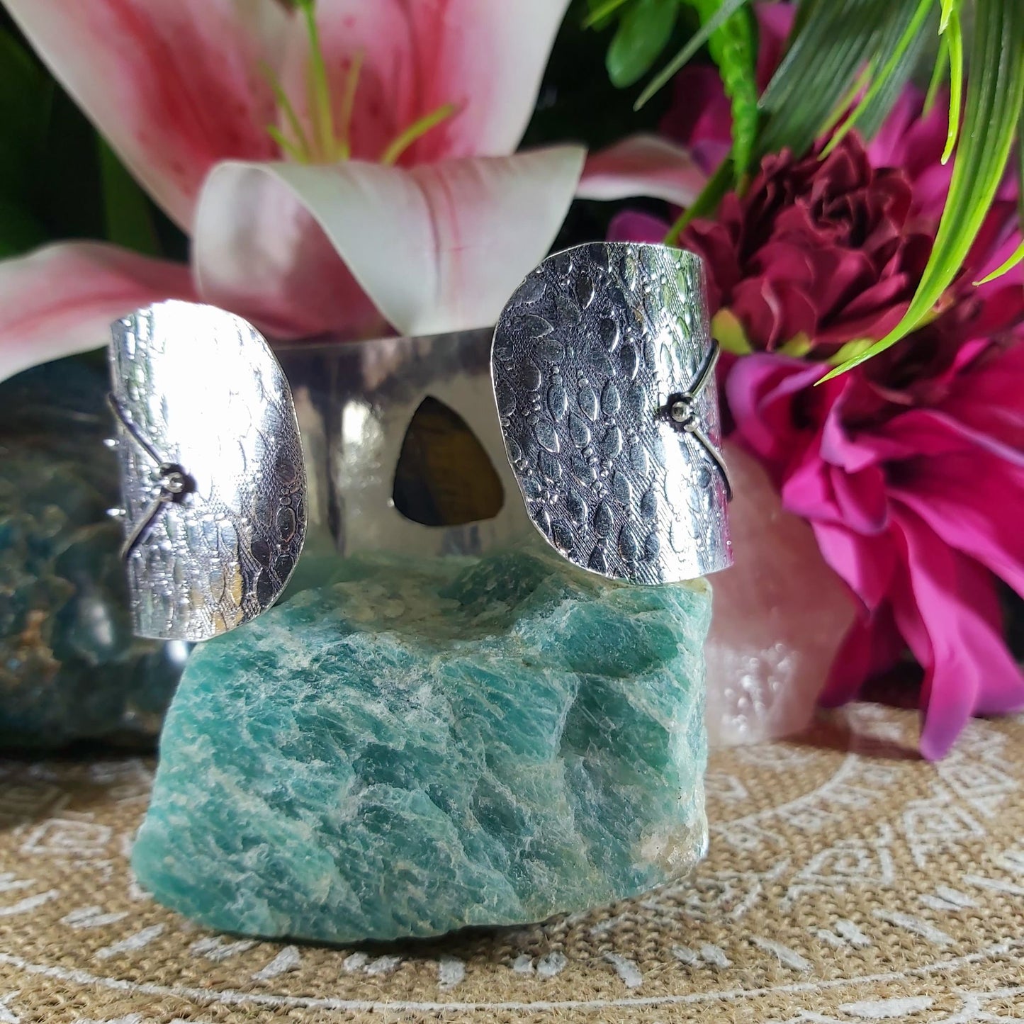 Tiger Eye Earth Star Gemstone Bracelet (B134)