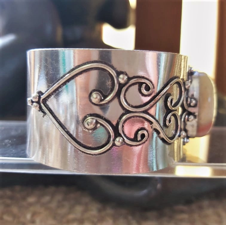 Mookaite Mother Earth Bangle Bracelet (B208)