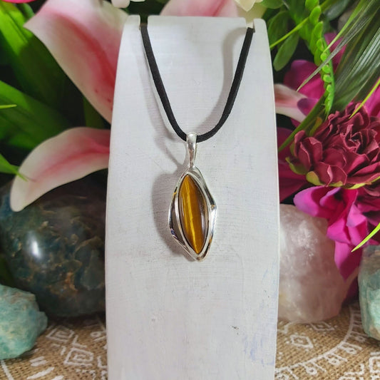 Tiger Eye Earth Star Gemstone Pendant (E1150)
