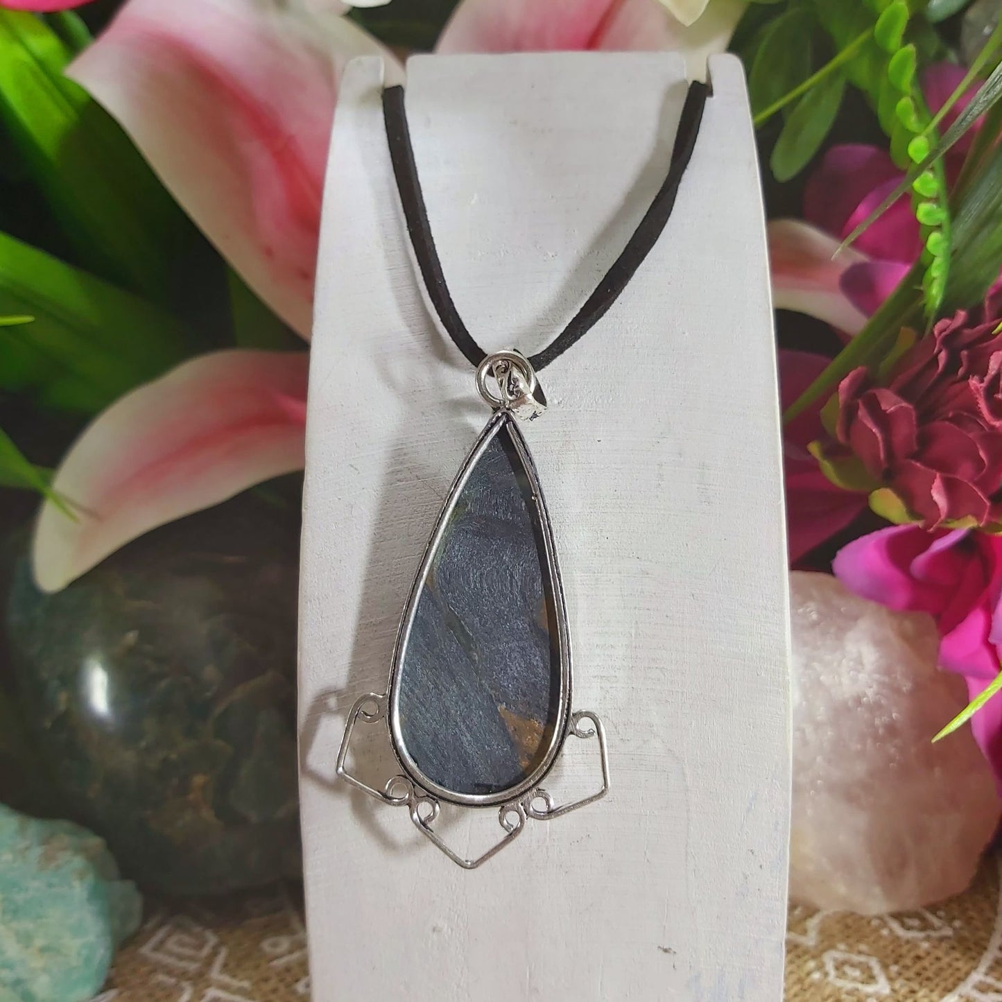 Tiger Eye Earth Star Gemstone Pendant (E1154)