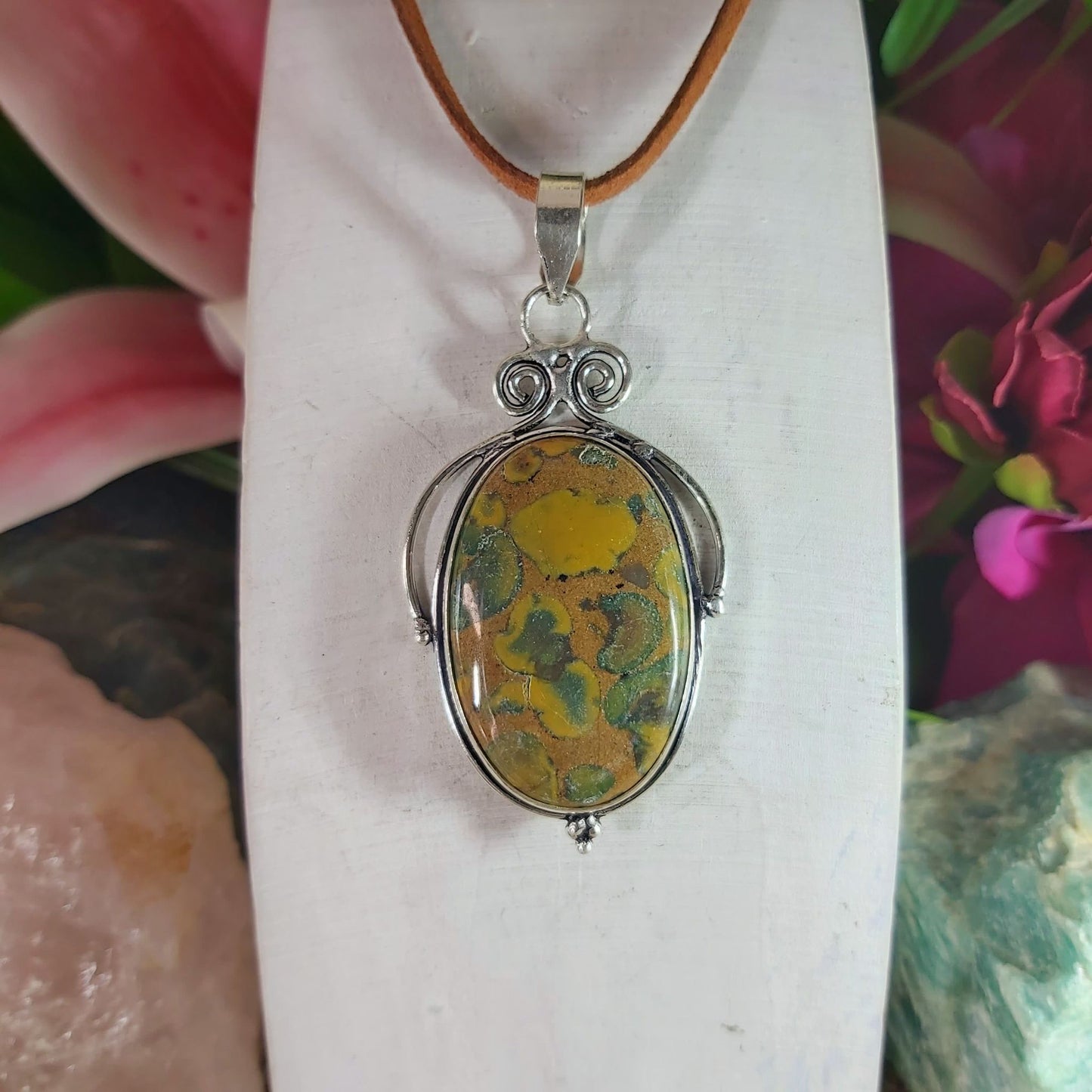 Agate Grounding & Protection Gemstone Pendant (E1252)