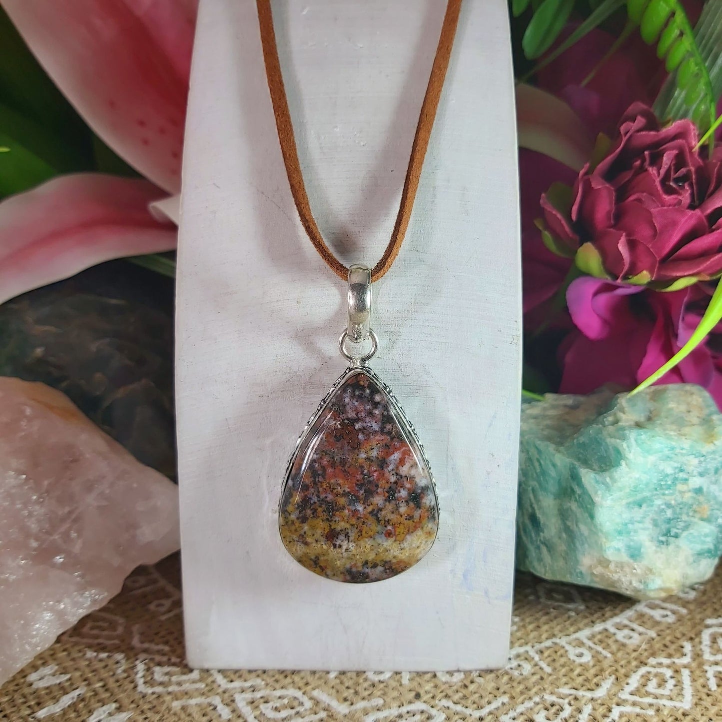 Agate Grounding & Protection Gemstone Pendant (E1253)