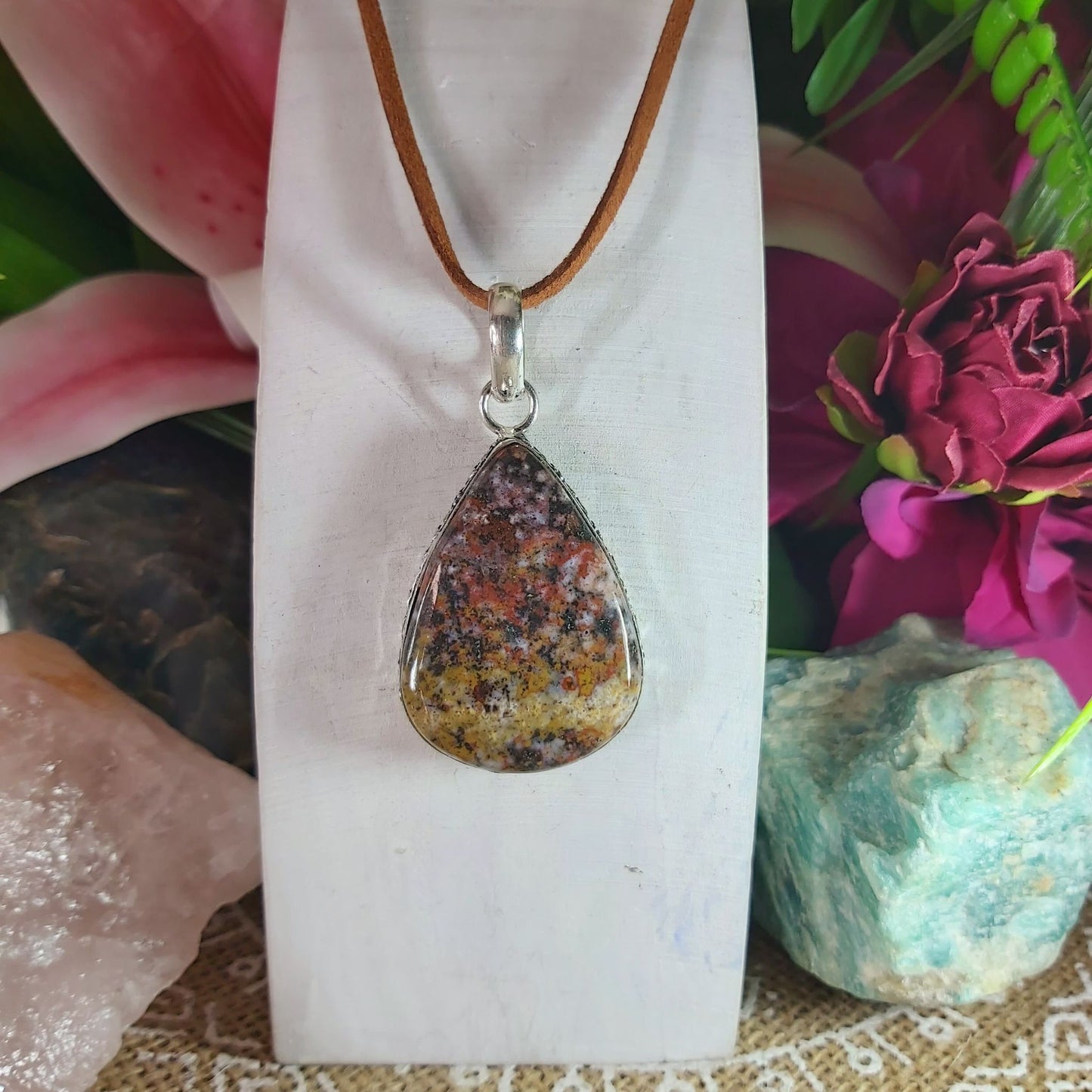 Agate Grounding & Protection Gemstone Pendant (E1253)