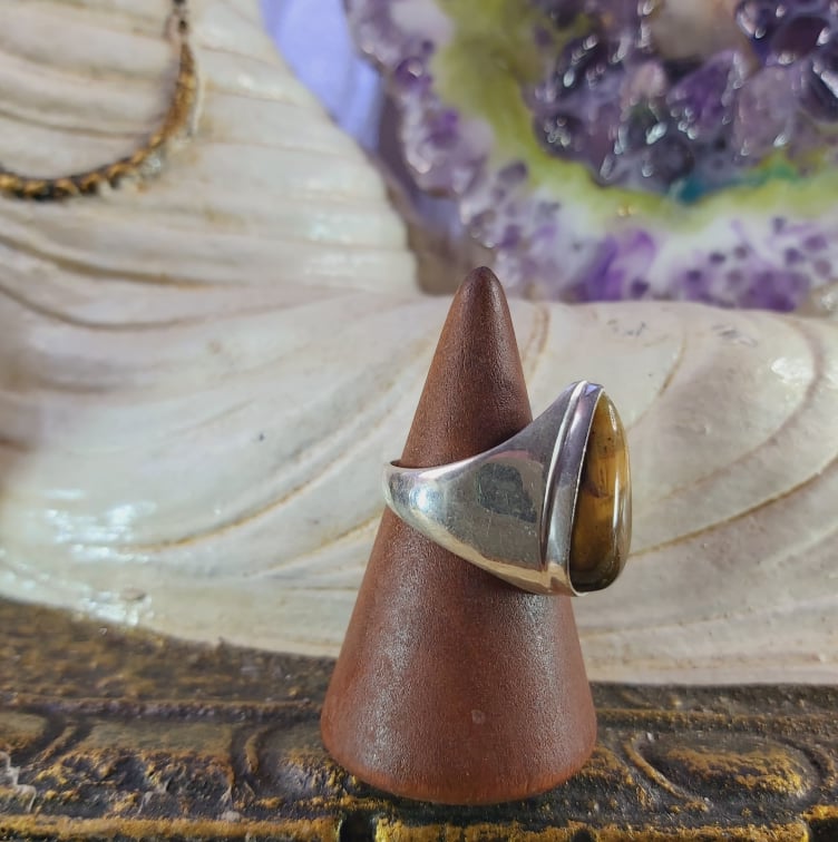 Tiger Eye Earth Star Gemstone Ring US 8 (E1575)