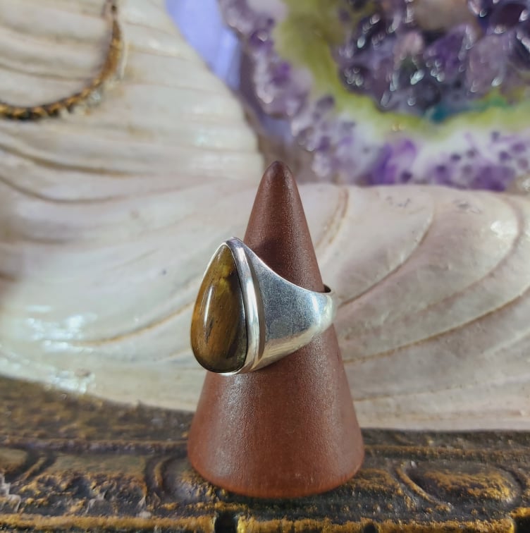 Tiger Eye Earth Star Gemstone Ring US 8 (E1575)