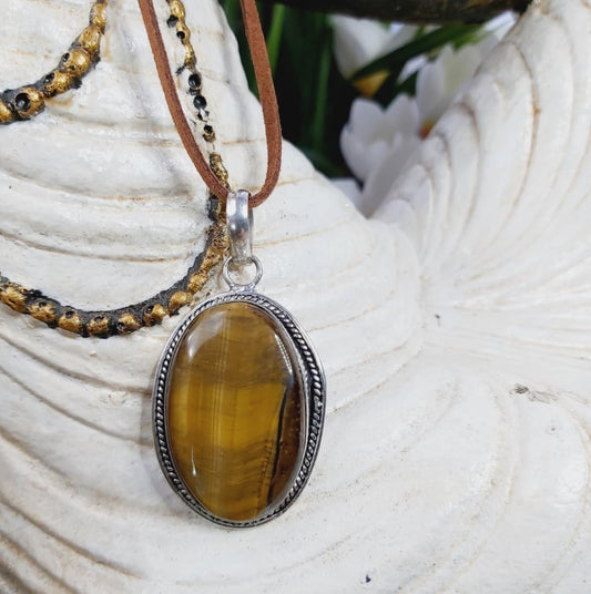 Tiger Eye Gemstone Pendant Necklace (E1615)