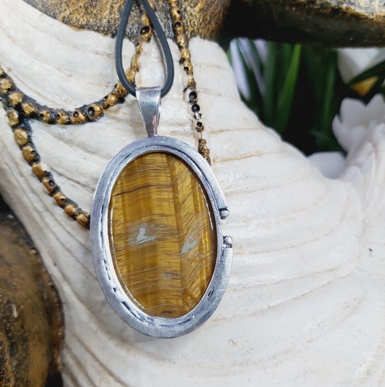 Tiger Eye Gemstone Pendant Necklace (E1616)