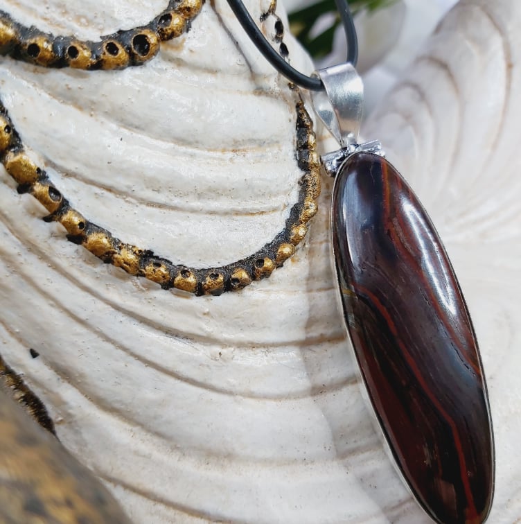 Tiger Eye Gemstone Pendant Necklace (E1618)