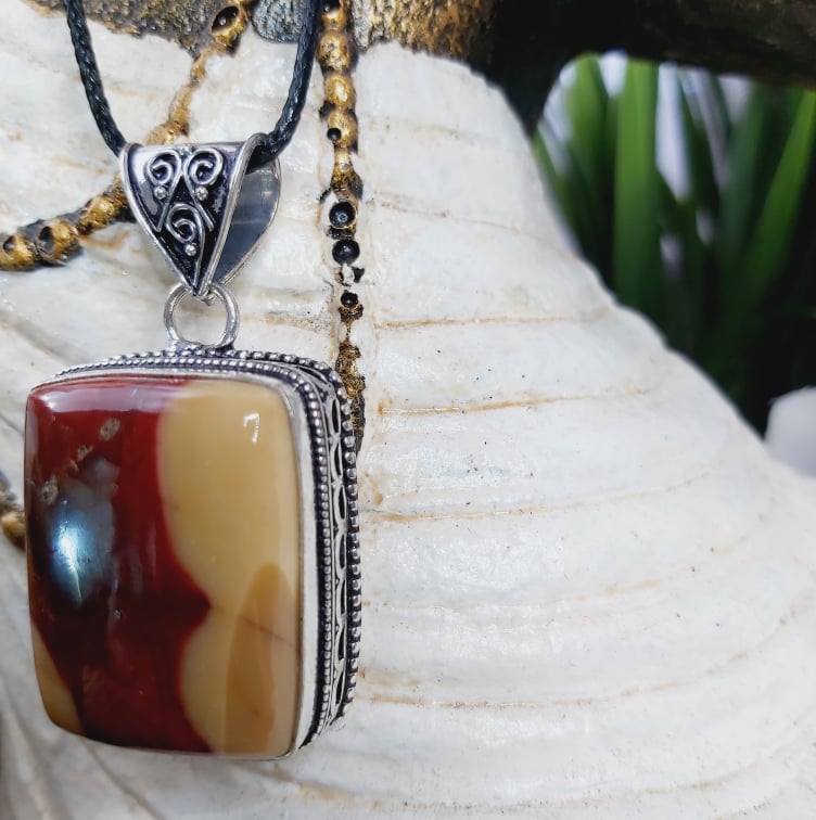 Mookaite Decision Making Gemstone Pendant (E1620)