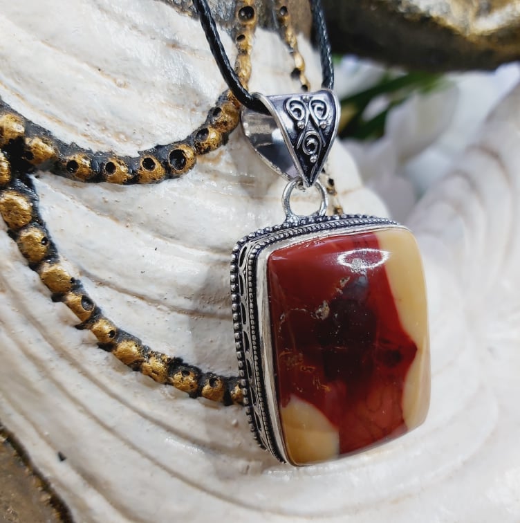 Mookaite Decision Making Gemstone Pendant (E1620)
