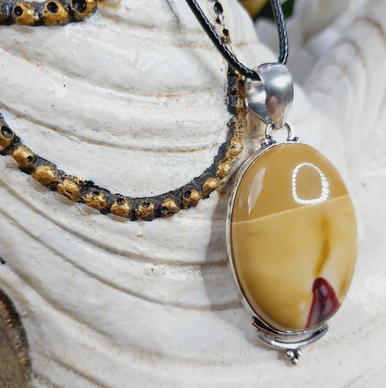 Mookaite Decision Making Gemstone Pendant (E1622)