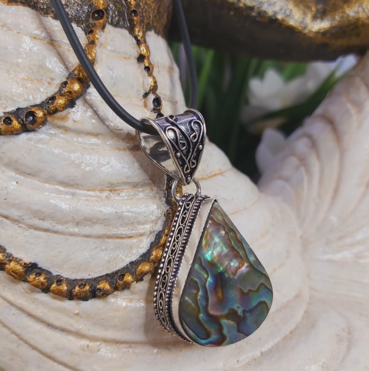 Abalone Shell Pendant Necklace (E1658)