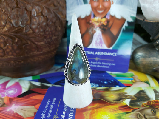 Labradorite Inner Spirit Ring Size US 8.5 (E168)