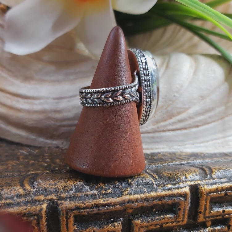 Agate Physical Wellbeing Gemstone Ring US 9 (E1699)