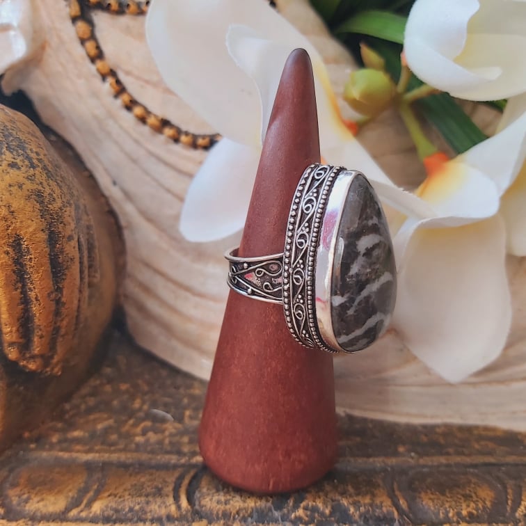 White Buffalo Turquoise Gemstone Ring Size US 9 (E1740)