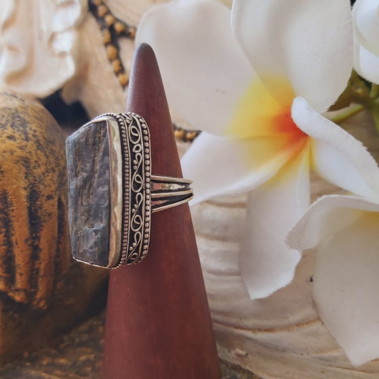 Kyanite Third Eye Chakra Gemstone Ring US 6 (E1747)