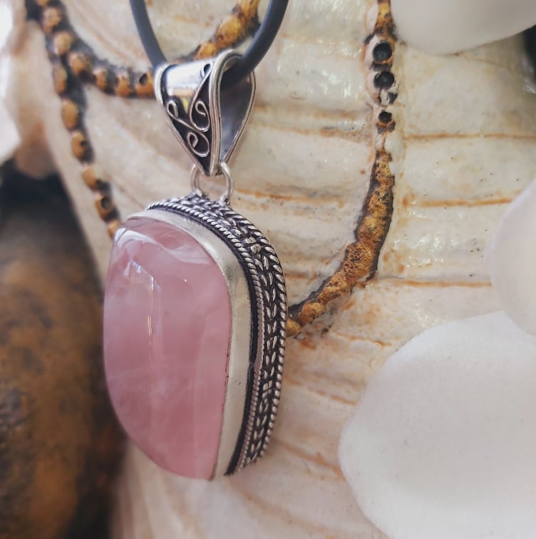 Rose Quartz True Love Gemstone Pendant (E1798)