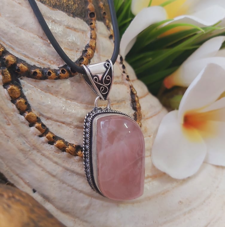 Rose Quartz True Love Gemstone Pendant (E1798)