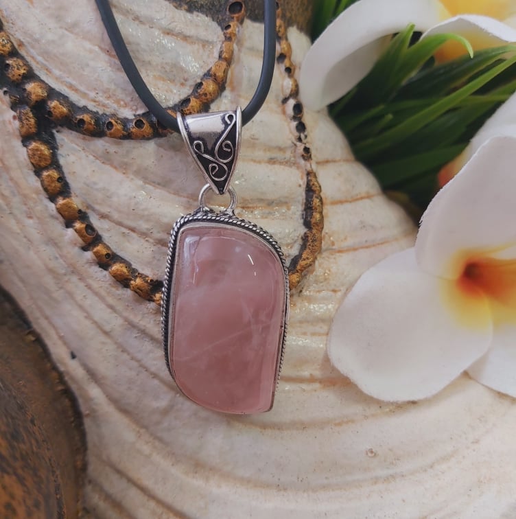 Rose Quartz True Love Gemstone Pendant (E1798)