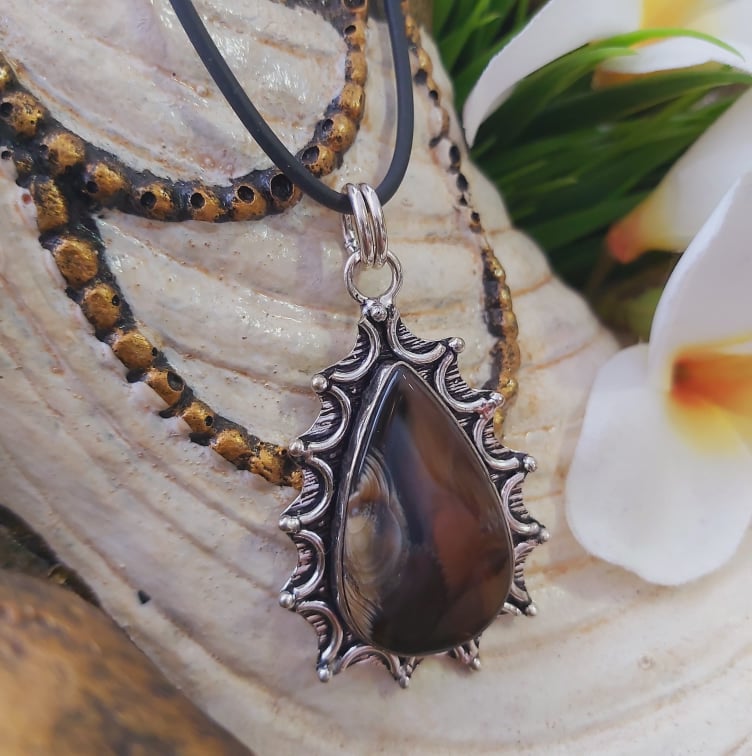 Agate Protection Gemstone Pendant (E1817)