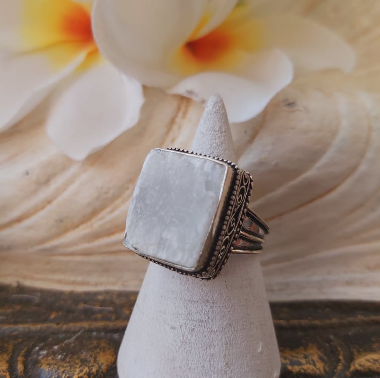 Selenite Third Eye Ring  Size US 7 (E1846)