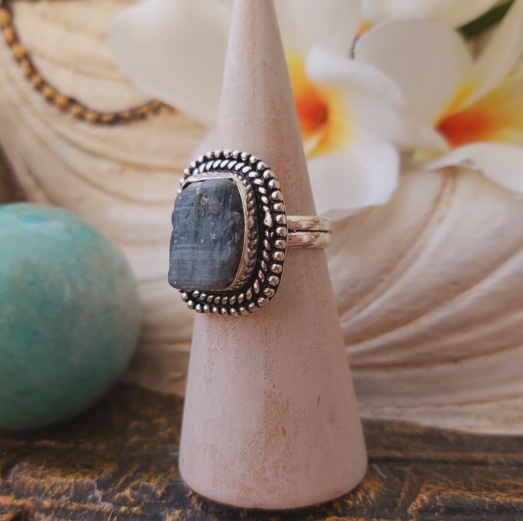 Kyanite Third Eye Chakra Gemstone Ring US 8 (E1853)