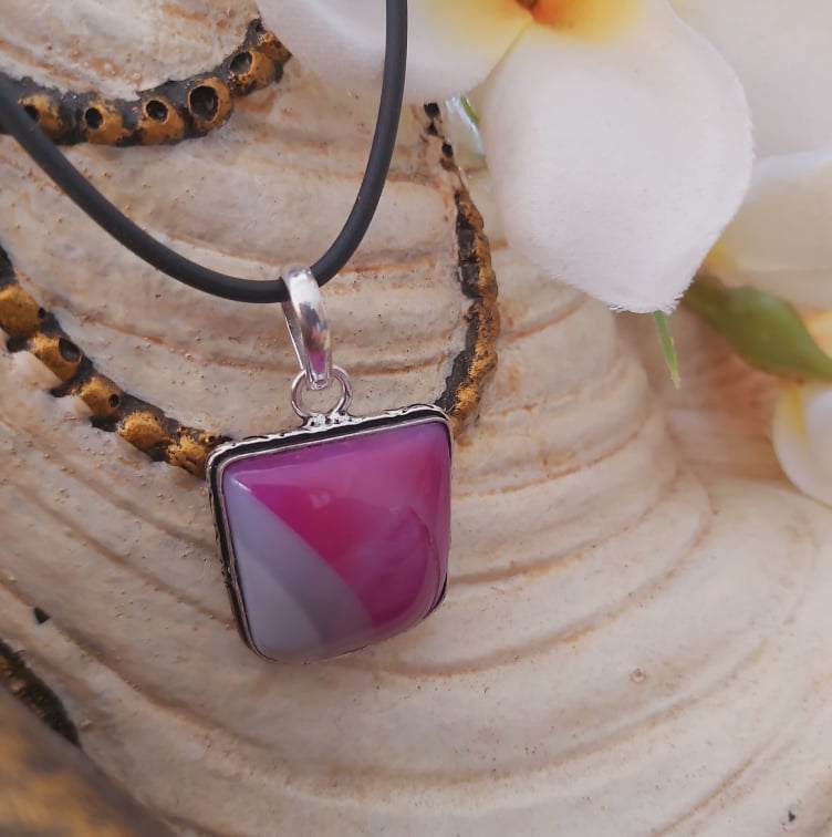 Agate Grounding & Protection Gemstone Pendant (E1895)